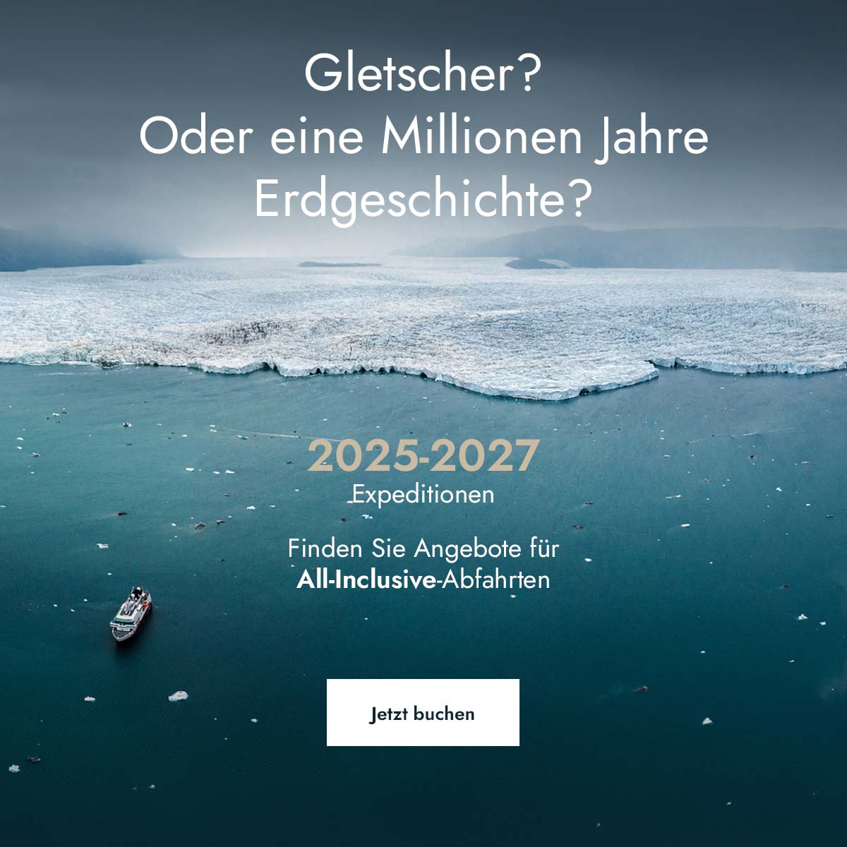 Schiff von Hurtigruten Expeditions vor einem Gletscher